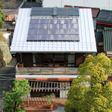 太陽光発電システム　施工事例　VERT屋根